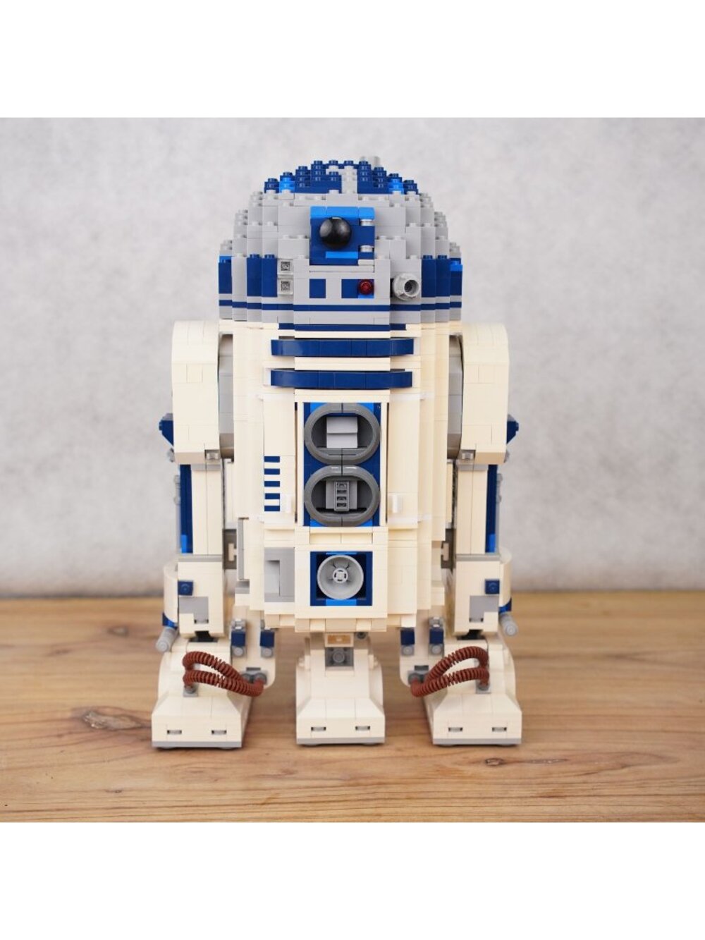 Lego Star Wars R2-D2 10225 Complete No Instruction, Box & Mini Figures Read